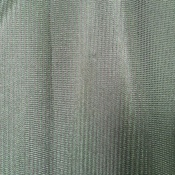 Under Armour Men’s Green and White Pullover Athletic Top (Size: Small) - Picture 10 of 12